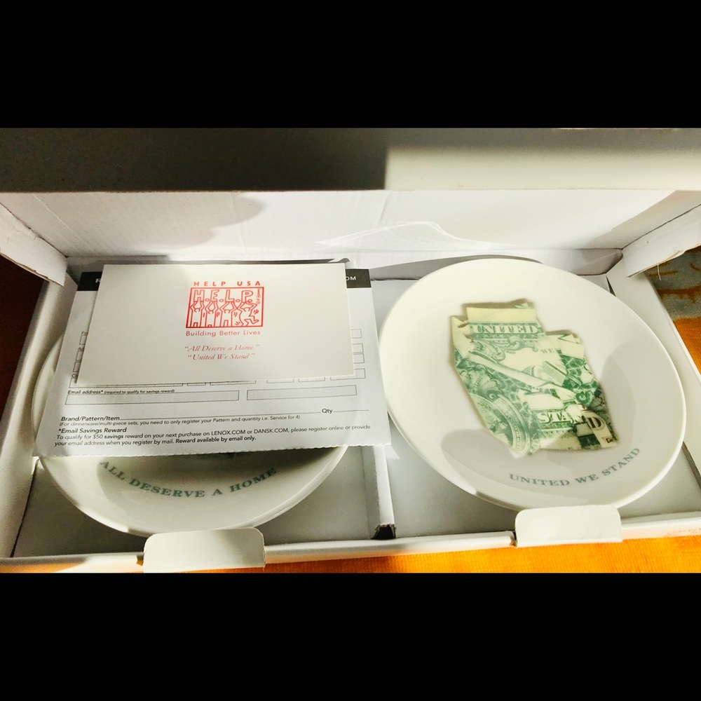 Keith Haring art and design dessert plate set